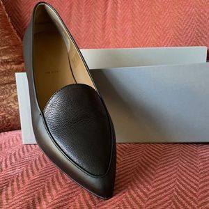 Everlane Black Modern Point size 10 NIB